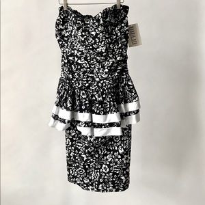 Robbie Bee strapless cotton Sun dress Black and white Size 14.NWT.Think vacation